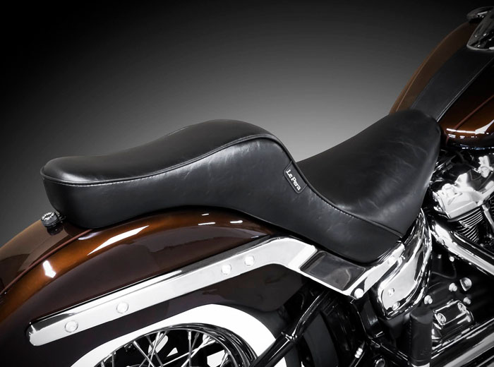 Le Pera Cherokee Smooth Seat For Harley Davidson 2018-2023 Softail Deluxe  FLDE & Heritage FLHC Models (LYX-020)